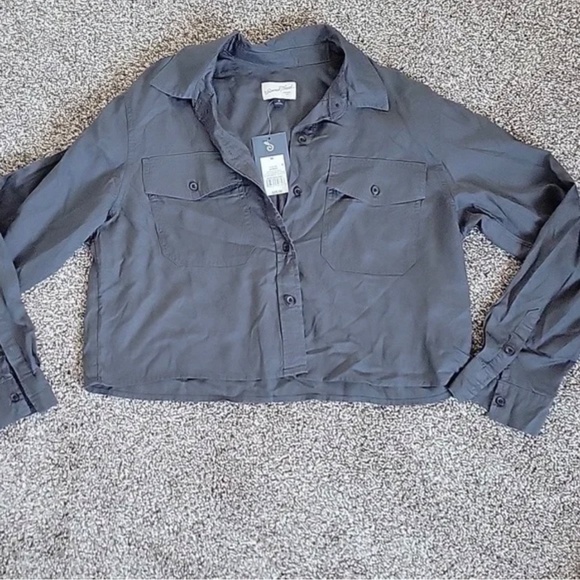 Universal Thread Utility Cropped Button Dow - Picture 3 of 5